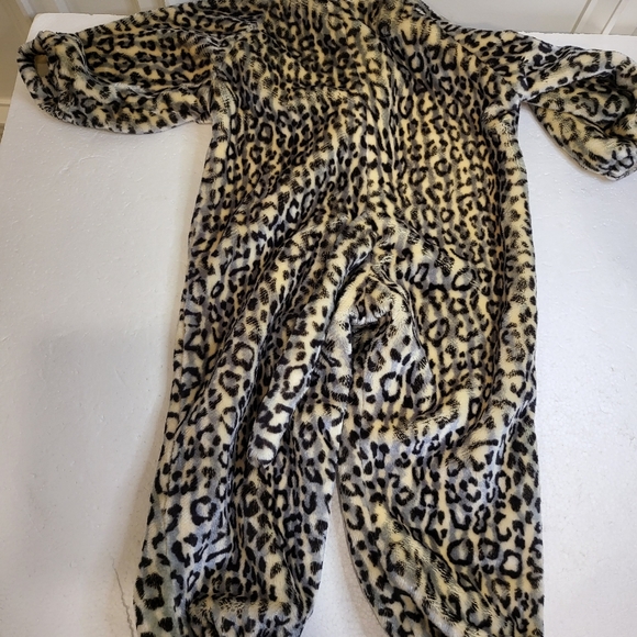 Halloween Costume - Picture 3 of 5